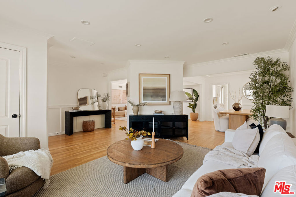 6364 W 77th Street