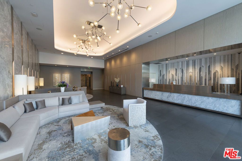 Photo of 877 Francisco Street #919, Los Angeles, CA 90017 (MLS # 25622271)