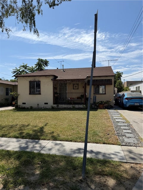 Photo of 6139 Clarkson AVE, Maywood, CA 90270 (MLS # DW26187009)