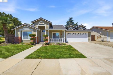Photo of 3035 Hudson Dr, Brentwood, CA 94513 (MLS # 41137778)