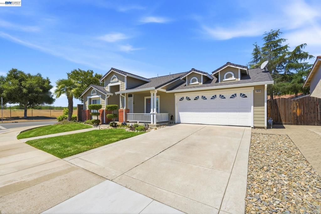 Photo of 3035 Hudson Dr, Brentwood, CA 94513 (MLS # 41137778)