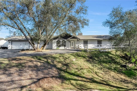 Photo of 30535 Titan Drive, Coarsegold, CA 93614 (MLS # FR26187163)