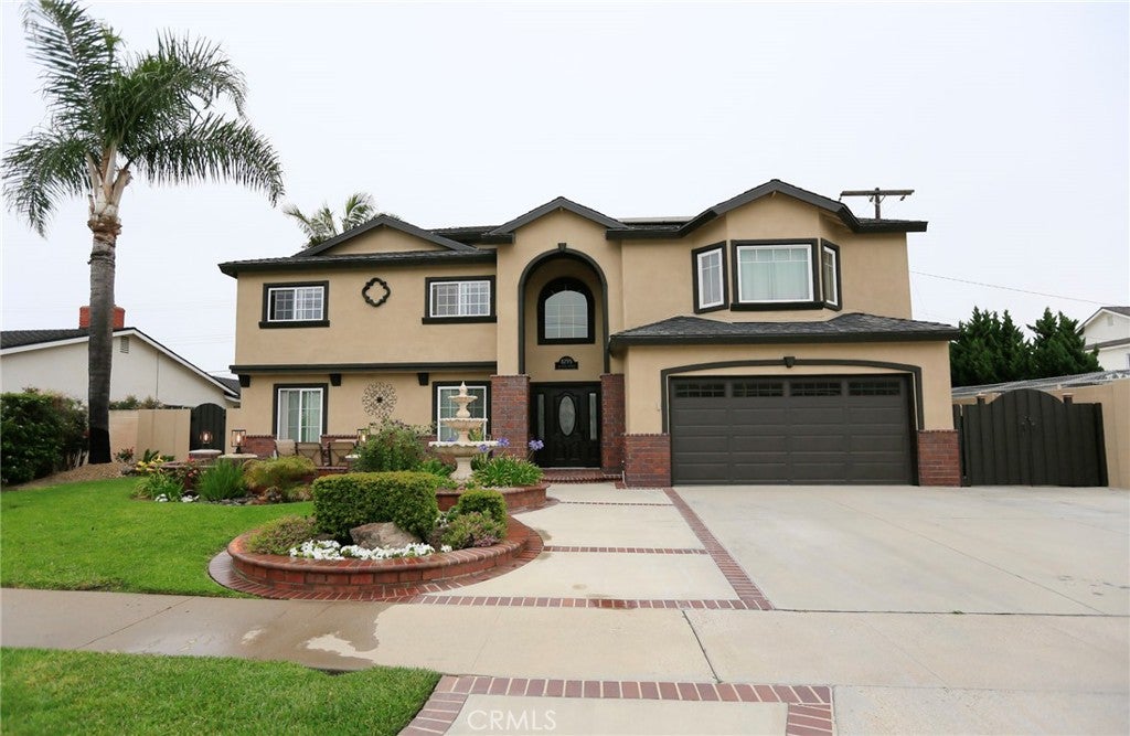 8795 La Roca AVE