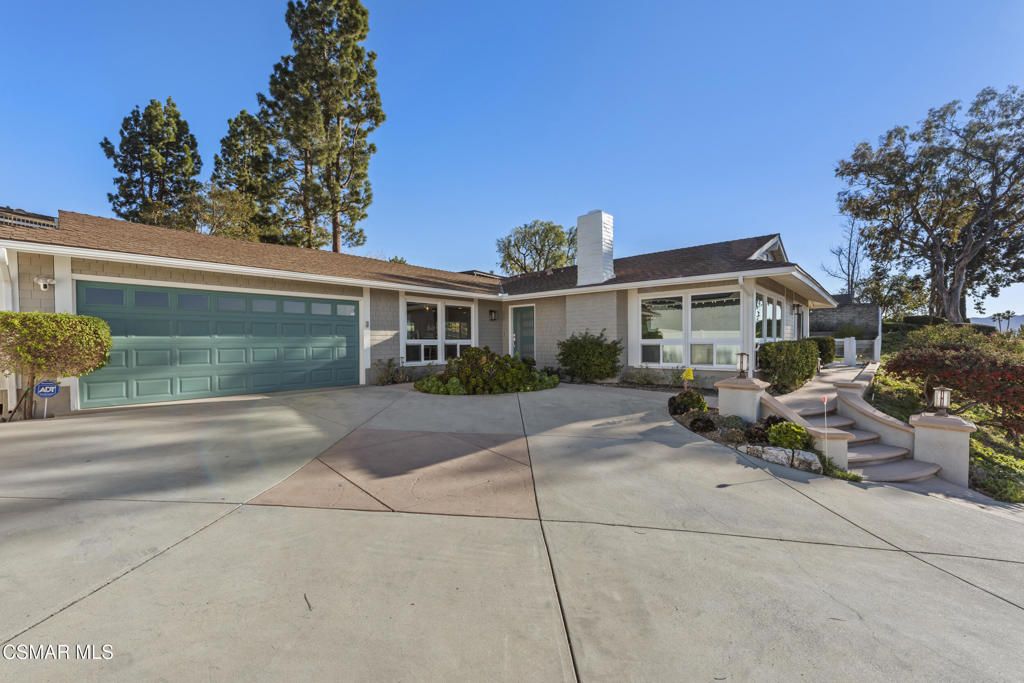 Photo of 2459 Sapra Street, Thousand Oaks, CA 91362 (MLS # 226000691)