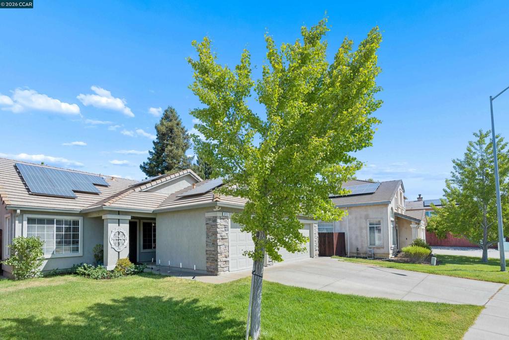 813 Topaz Cir