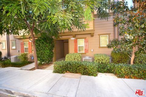 Photo of 14107 W Birch Lane, Van Nuys, CA 91405 (MLS # 26827095)