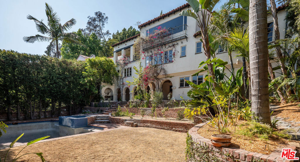 Las Collinas Heights - Residential