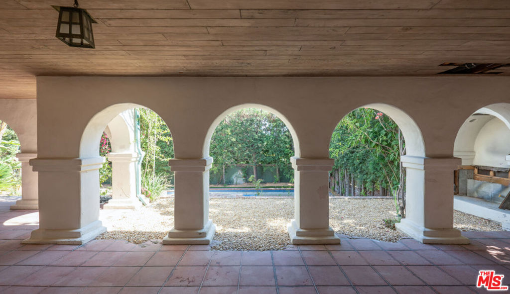 Las Collinas Heights - Residential