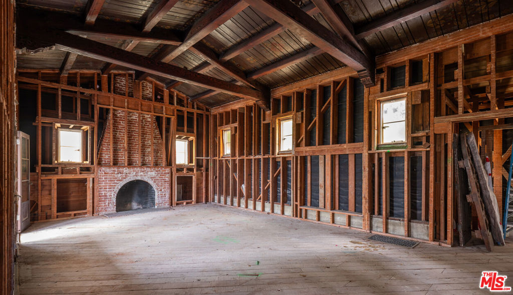 Las Collinas Heights - Residential