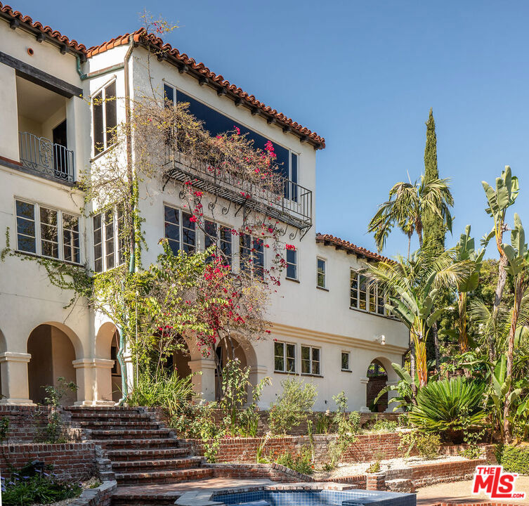 Las Collinas Heights - Residential