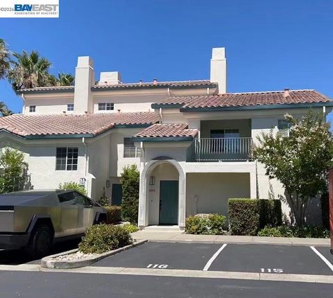 Photo of 39313 Del Oro Terraza, Fremont, CA 94538 (MLS # 41139523)