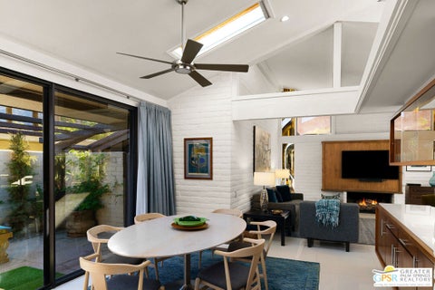 Tiny photo for 555 W Arenas Road #6, Palm Springs, CA 92262 (MLS # 26102889PS)