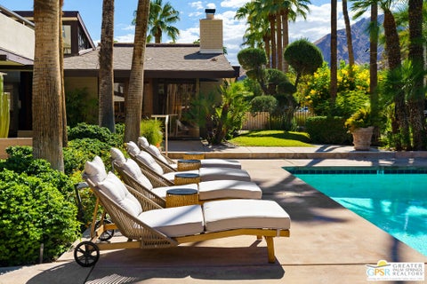 Tiny photo for 555 W Arenas Road #6, Palm Springs, CA 92262 (MLS # 26102889PS)