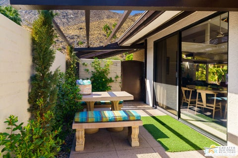 Tiny photo for 555 W Arenas Road #6, Palm Springs, CA 92262 (MLS # 26102889PS)