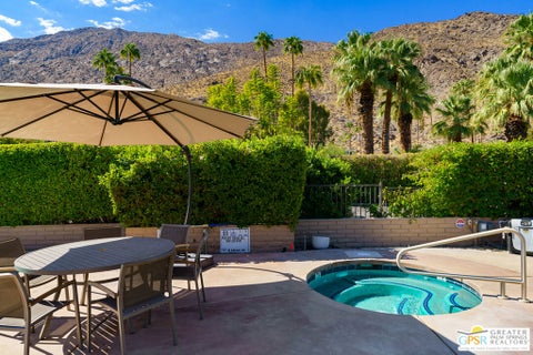 Tiny photo for 555 W Arenas Road #6, Palm Springs, CA 92262 (MLS # 26102889PS)