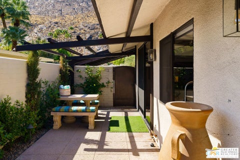 Tiny photo for 555 W Arenas Road #6, Palm Springs, CA 92262 (MLS # 26102889PS)
