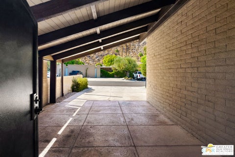 Tiny photo for 555 W Arenas Road #6, Palm Springs, CA 92262 (MLS # 26102889PS)