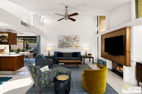Tiny photo for 555 W Arenas Road #6, Palm Springs, CA 92262 (MLS # 26102889PS)