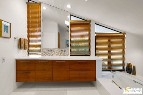 Tiny photo for 555 W Arenas Road #6, Palm Springs, CA 92262 (MLS # 26102889PS)