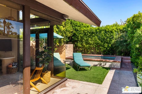 Tiny photo for 555 W Arenas Road #6, Palm Springs, CA 92262 (MLS # 26102889PS)