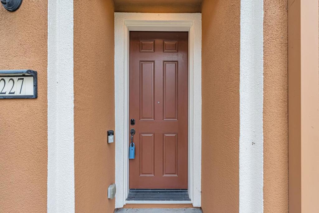 227 SIDERNO Court