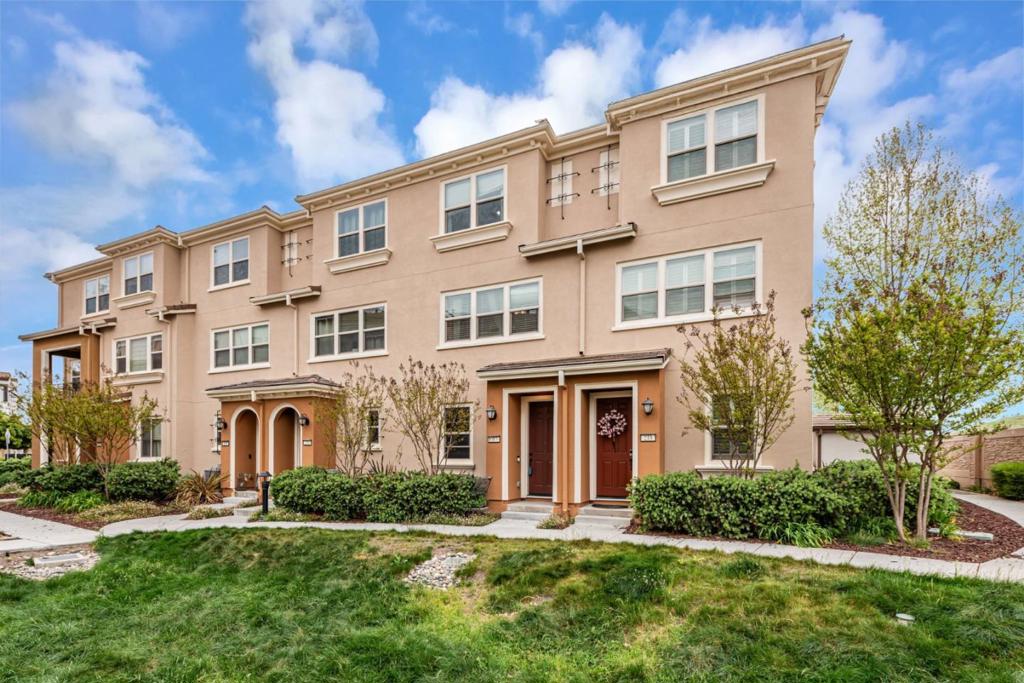 227 SIDERNO Court