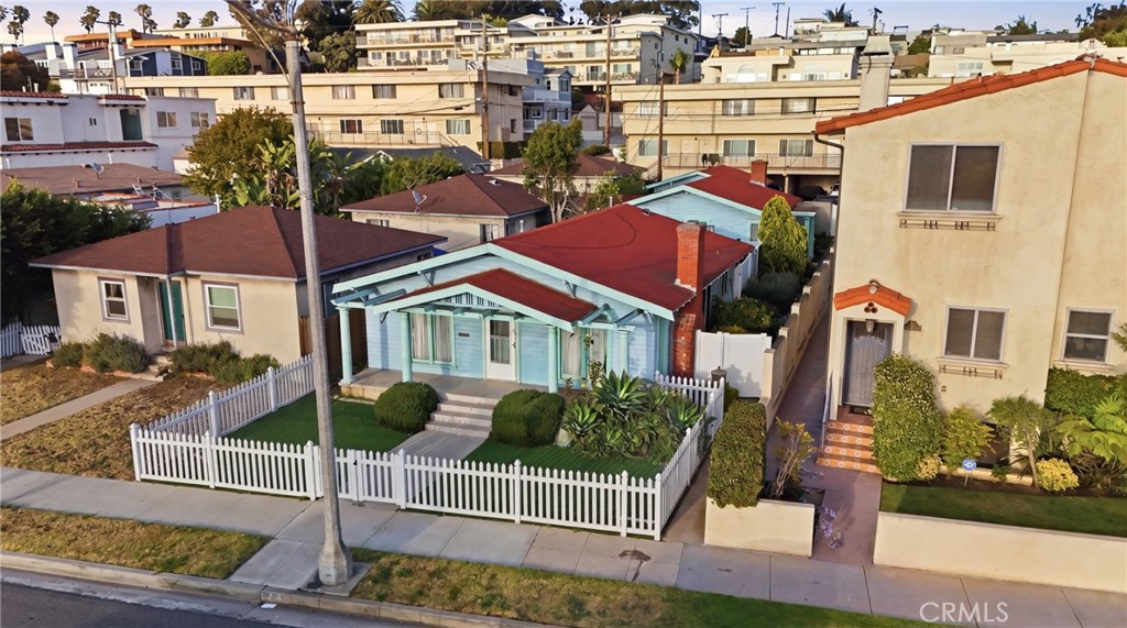 922 S Pacific Coast
