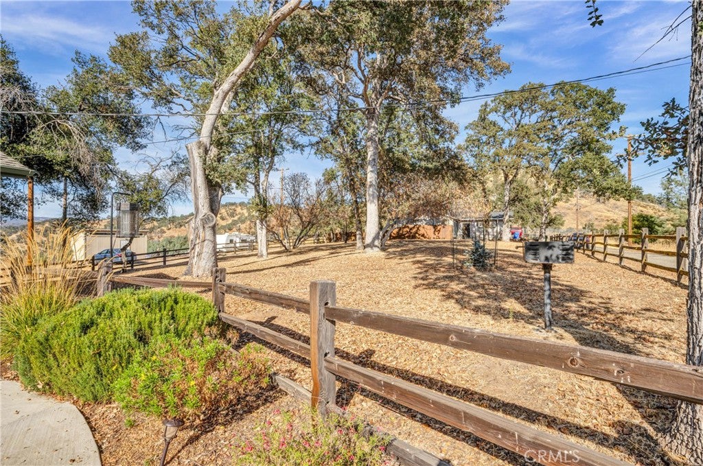 3012 Oak Crest Drive