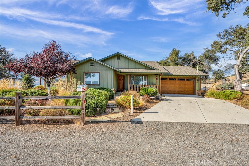 3012 Oak Crest Drive
