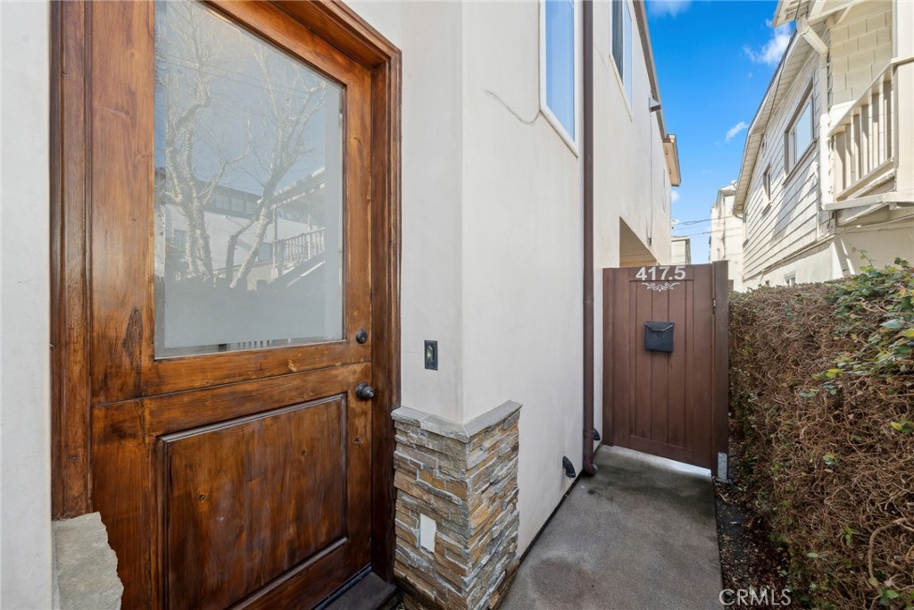 1/2 Poinsettia Avenue
