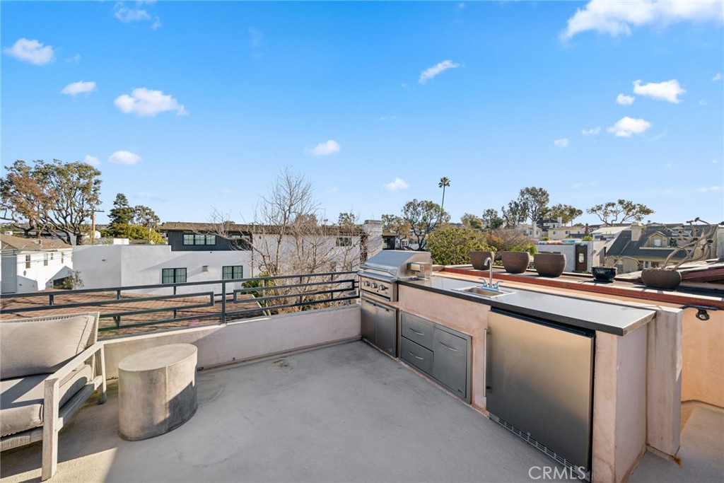 417 1/2 Poinsettia Avenue
