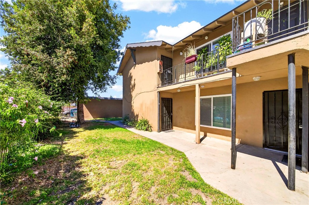 8641 Cerritos