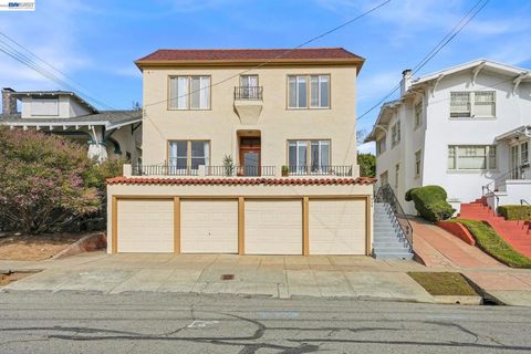 Photo of 1424 1424 Hampel St St, Oakland, CA 94602 (MLS # 41125153)
