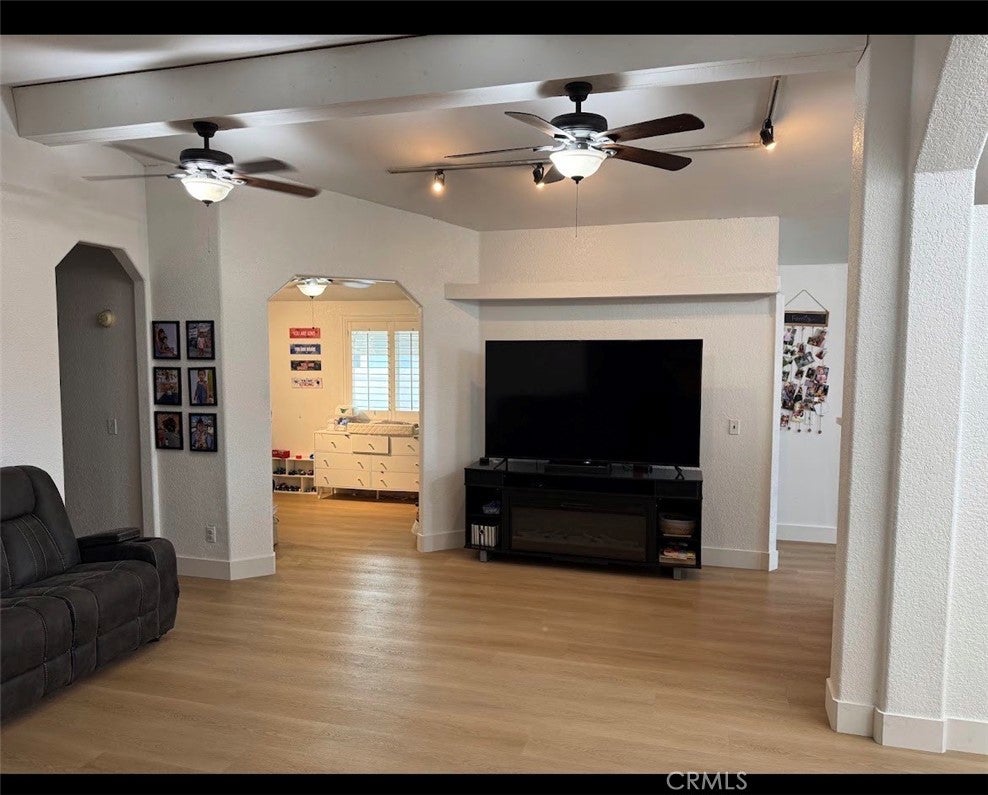 140 W Pioneer Avenue 24