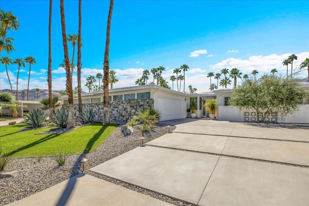 Photo of 211 E Canyon Vista Drive, Palm Springs, CA 92264 (MLS # 219135928PS)