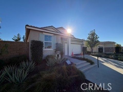 395 Knotgrass Street Hemet CA 92543