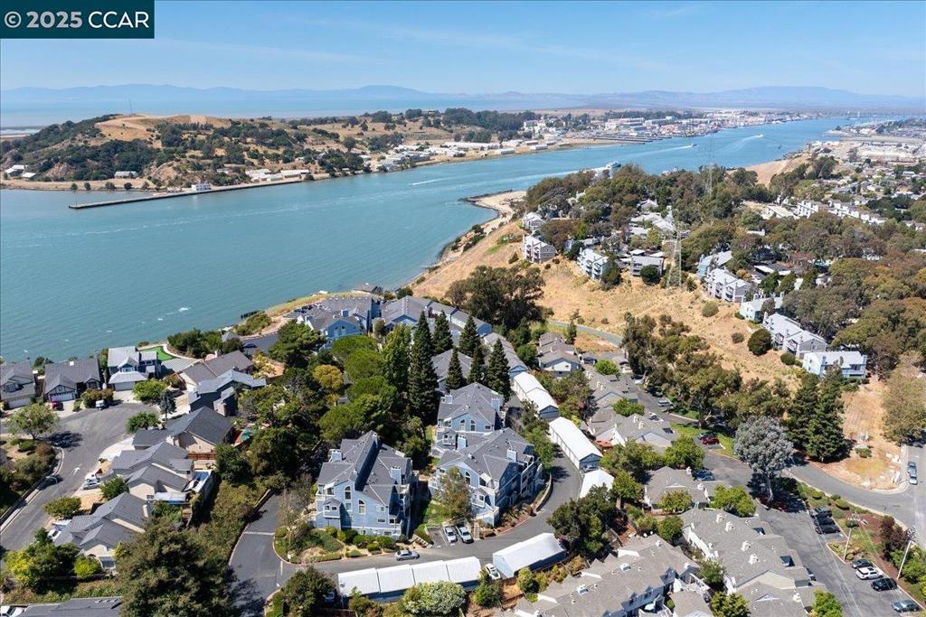 SANDY BEACH - Residential