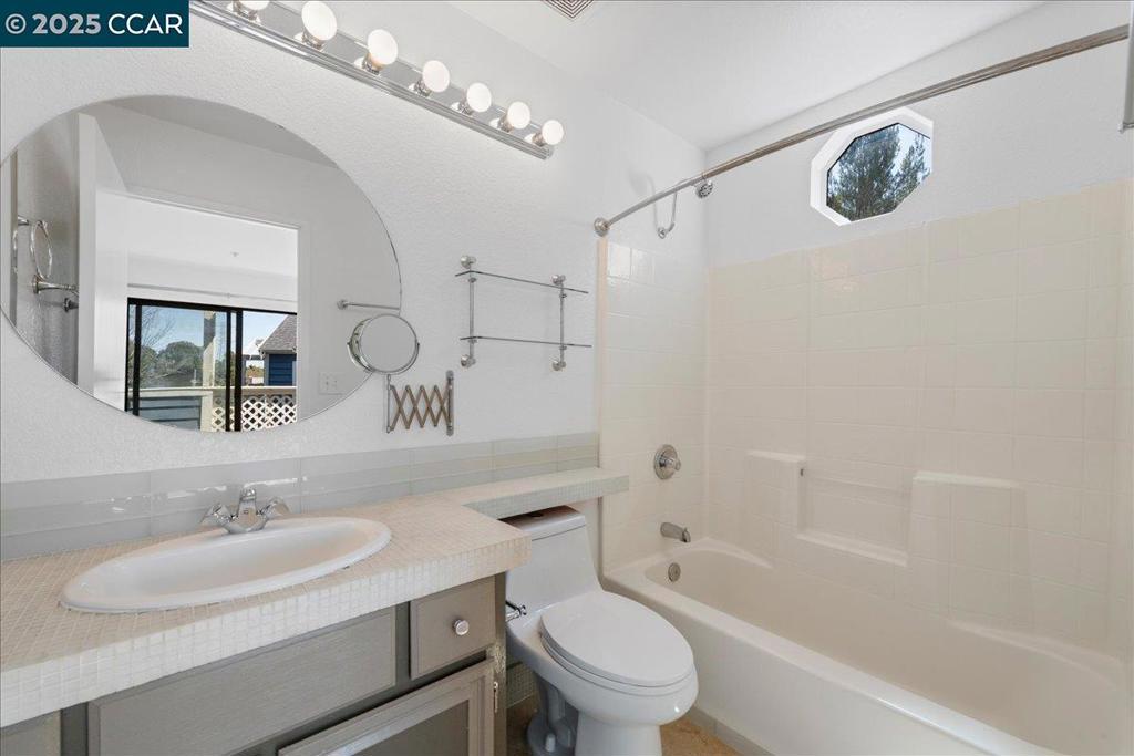 SANDY BEACH - Residential