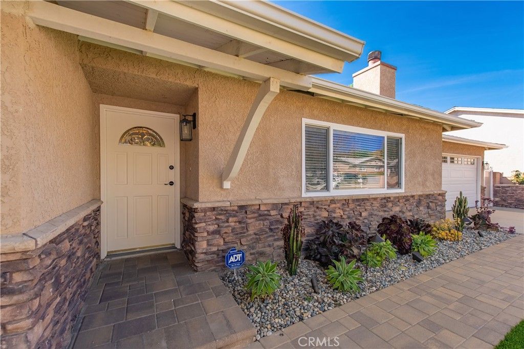 Photo of 3525 Waco Avenue, Simi Valley, CA 93063 (MLS # SR26038595)