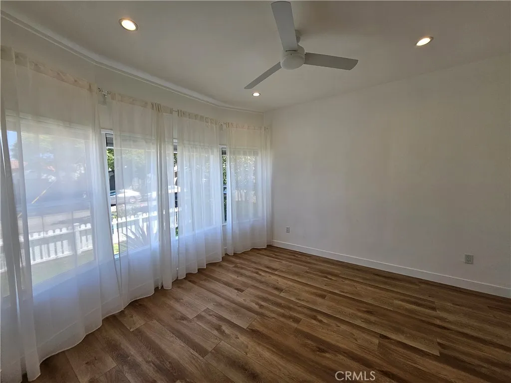 Long Beach, California 90814, United States, 3 Bedrooms Bedrooms, ,2 BathroomsBathrooms,Residential,Pending,208656