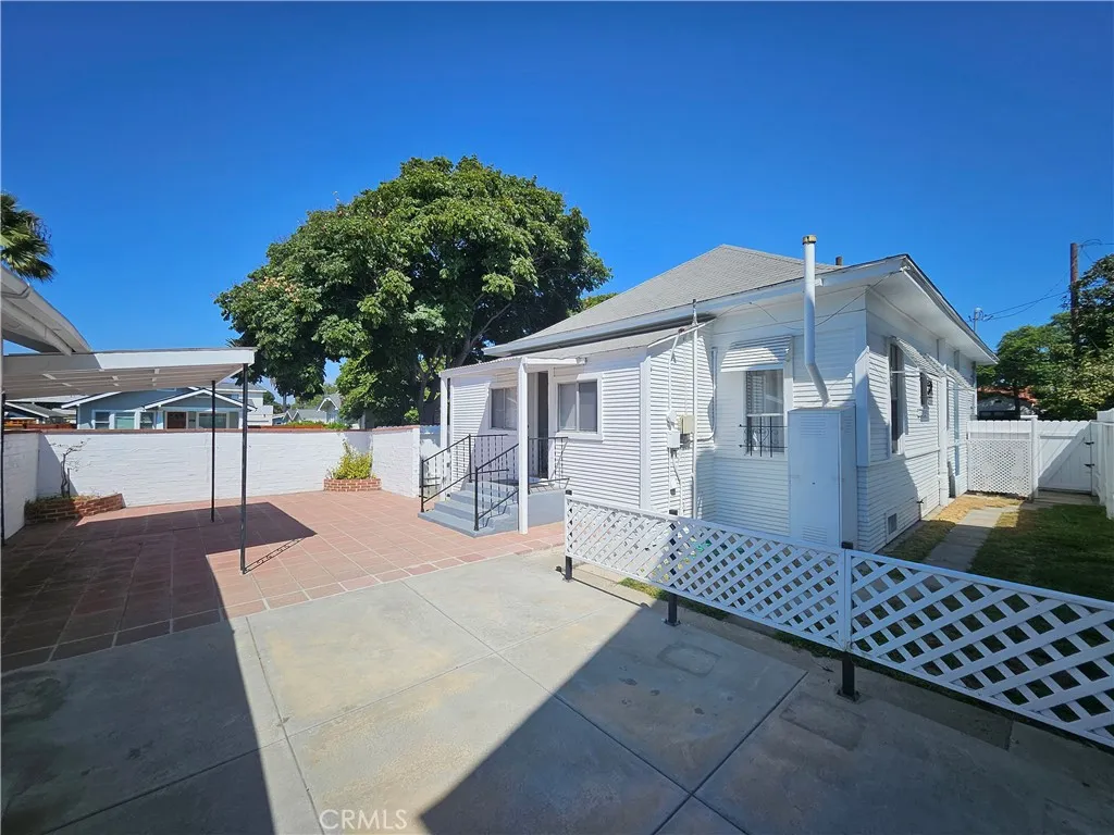 Long Beach, California 90814, United States, 3 Bedrooms Bedrooms, ,2 BathroomsBathrooms,Residential,Pending,208656