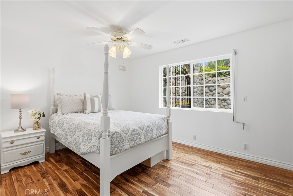 Granada Hills, California, 91344, United States, 5 Bedrooms Bedrooms, ,4 BathroomsBathrooms,Residential,Active,2041732