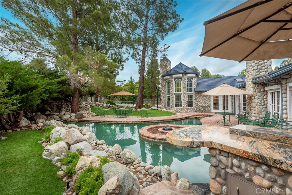 Granada Hills, California, 91344, United States, 5 Bedrooms Bedrooms, ,4 BathroomsBathrooms,Residential,Active,2041732