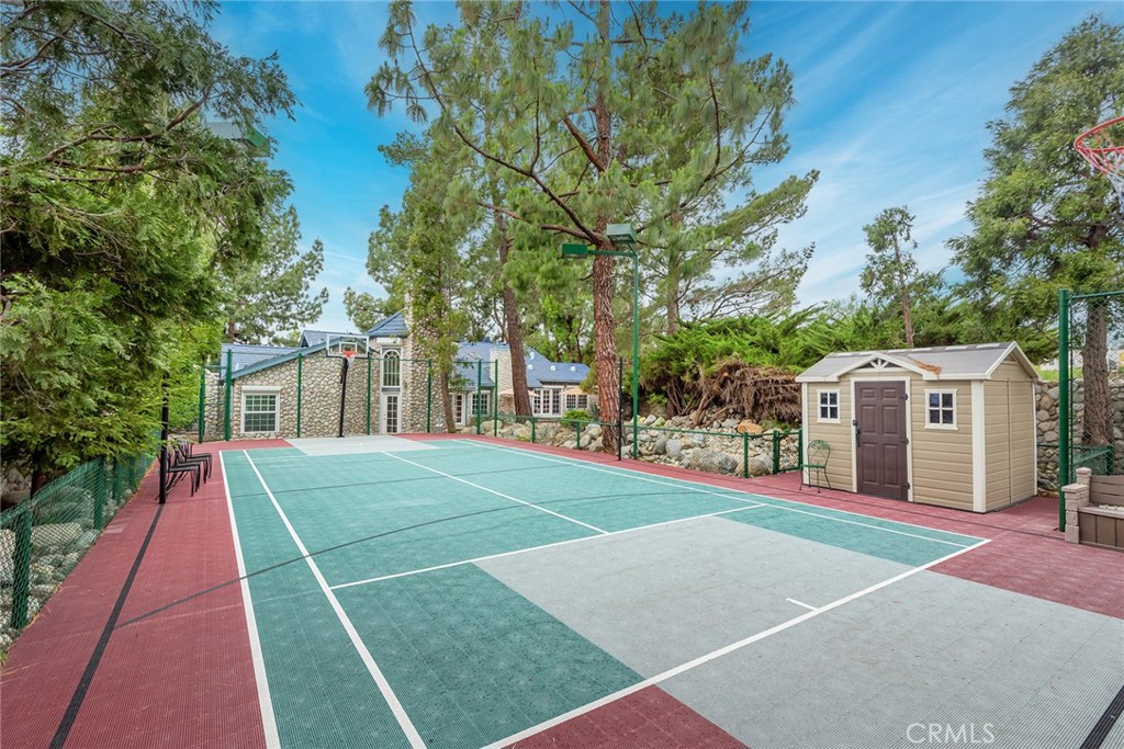 Granada Hills, California, 91344, United States, 5 Bedrooms Bedrooms, ,4 BathroomsBathrooms,Residential,Active,2041732
