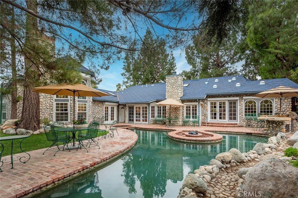 Granada Hills, California, 91344, United States, 5 Bedrooms Bedrooms, ,4 BathroomsBathrooms,Residential,Active,2041732