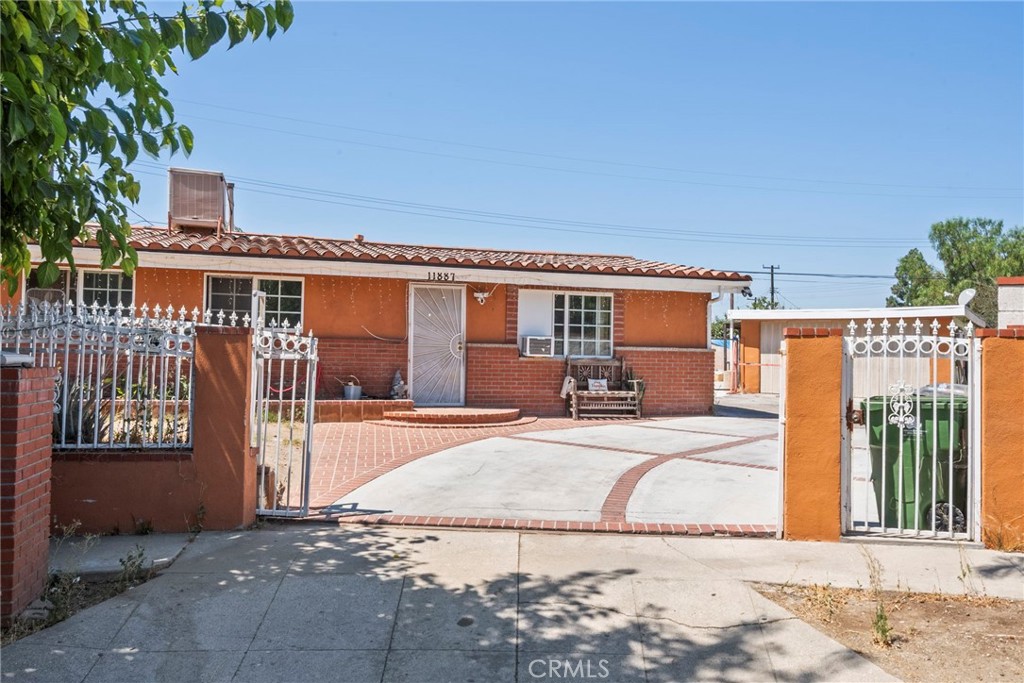 Welcome to 11887 Sproule Ave, a beautifully renovated 3-bedroom, 2-bathroom home in the heart of Pacoima. This turnkey property features brand-new vinyl flooring, fresh paint, and modern finishes throughout. The plumbing has been completely redone inside the home all the way to the main line, and part of the electrical system has been updated with new rewiring for peace of mind. The kitchen and bathroom countertops are only 3 years old, offering a sleek, contemporary look.
The home also includes an unpermitted ADU with 2 bedrooms and 1 bathroom, fully renovated—perfect for extended family, guests, or potential rental use. For cooling, the home is equipped with a swamp cooler. The spacious lot offers ample room for outdoor entertaining, gardening, or future customization. Conveniently located near schools, shopping, dining, and major freeways, this home blends comfort, style, and functionality.
Sale is contingent upon seller finding a replacement property.