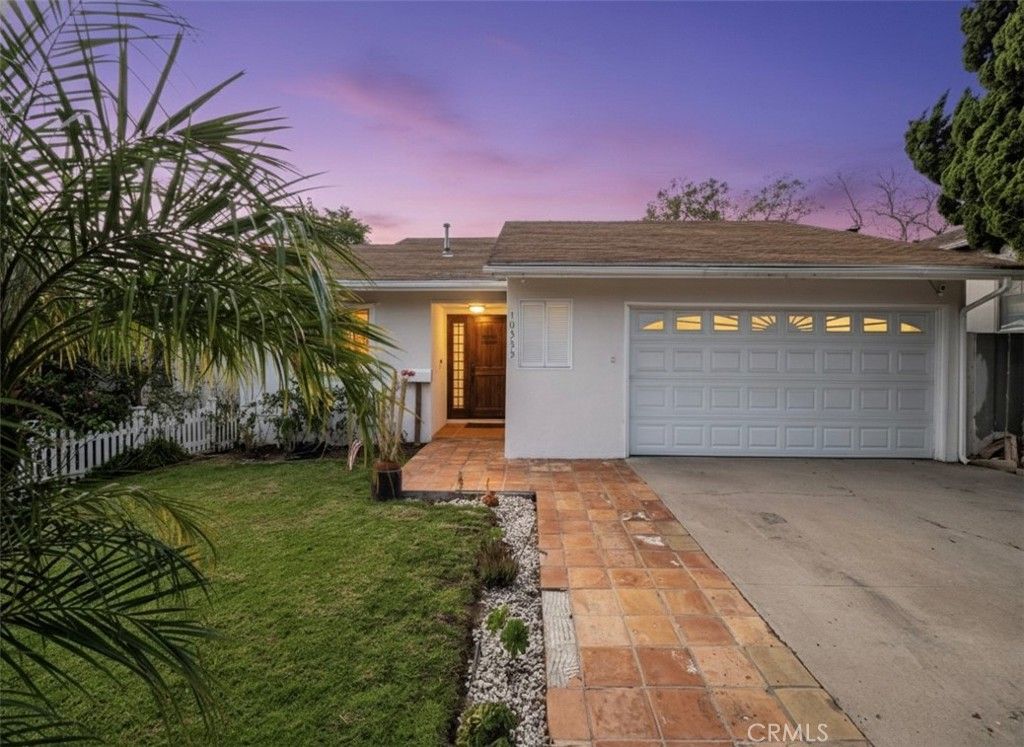 Photo of 10335 Orton Avenue, Los Angeles, CA 90064 (MLS # SR26022672)