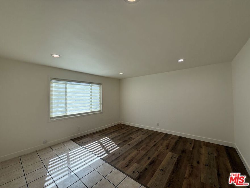 Well remodeled 1+1 unit in Redondo Beach.  Very blight unit located on the ground floor.  New appliances including gas stove and refrigerator.