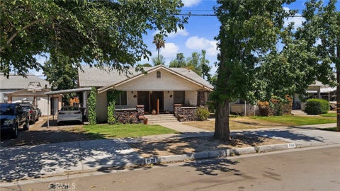 Photo of 2124 22nd ST, Bakersfield, CA 93301 (MLS # OC26186048)