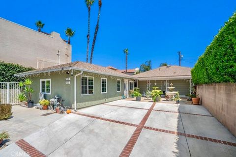 Photo of 7128 Mammoth Avenue, Van Nuys, CA 91405 (MLS # SR26030173)